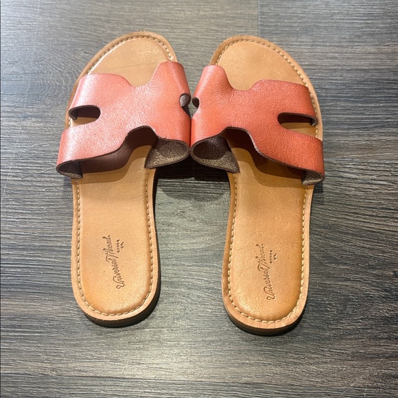 Universal Thread Leather Slide Sandals - Picture 2 of 5